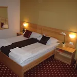 ホテル Bau マリボル