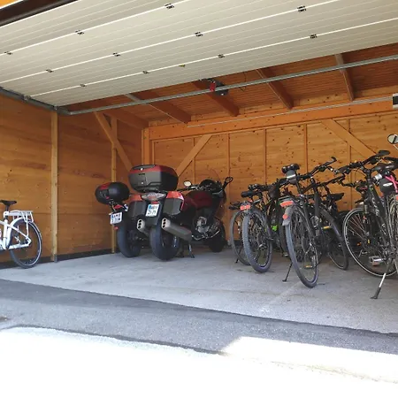 Ξενοδοχείο Bau 4*