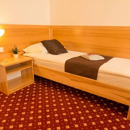 Bau Ξενοδοχείο Μαριμπόρ