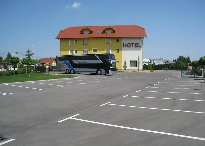 Bau Hotel 4*